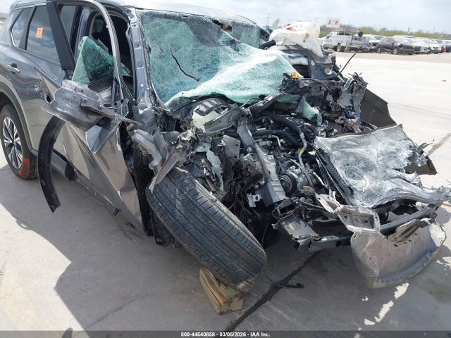 JN8BT3BA0PW403723 Nissan Rogue Sv Fwd