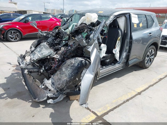 JN8BT3BA0PW403723 Nissan Rogue Sv Fwd