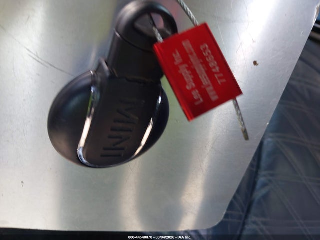 2016 MINI CLUBMAN WMWLN9C51G2B30880 Photo 10