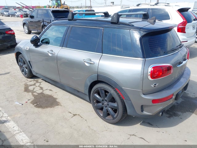 2016 MINI CLUBMAN WMWLN9C51G2B30880 Photo 2