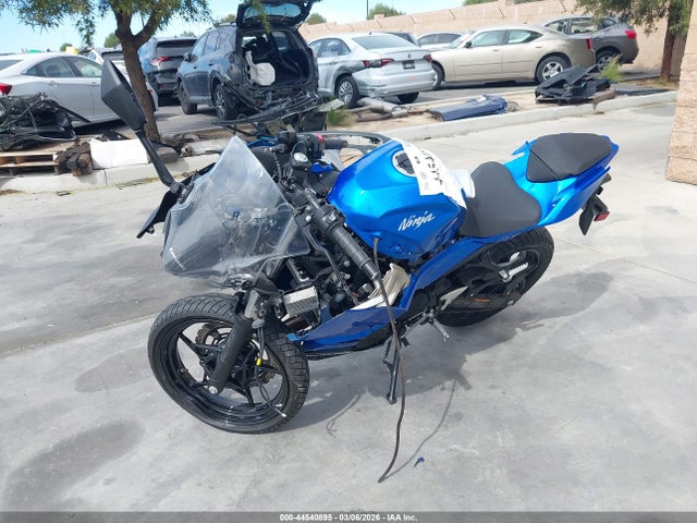 Kawasaki EX400 2018 JKAEXKH13JDA07820 Image 2