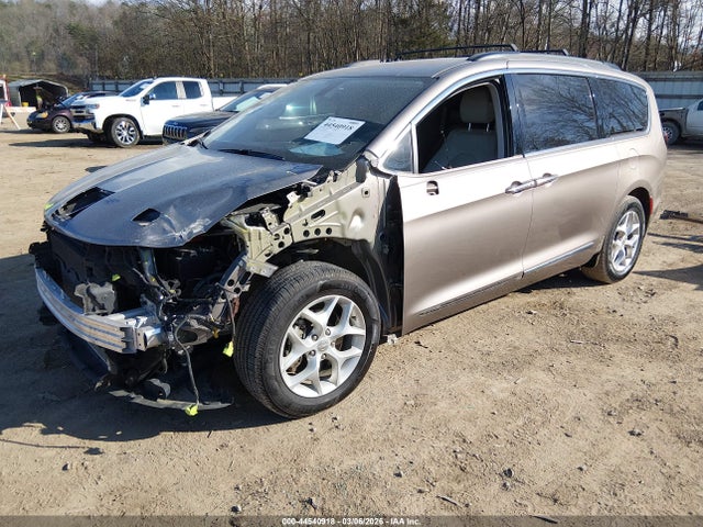 2017 Chrysler Pacifica Touring-l მანქანა იყიდება აუქციონზე, vin: 2C4RC1BG3HR535954, აუქციონის ნომერი: 44540918