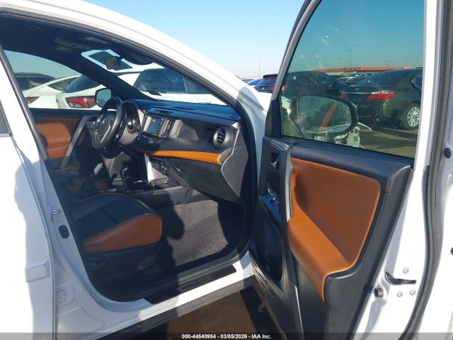 Toyota RAV4 SE 2017 JTMJFREV4HJ122524 Image 5
