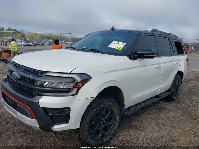 1FMJU1RG8REA63177 Ford Expedition Timberline