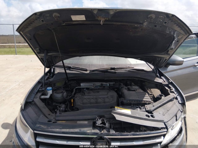 44541024 :رقم المزاد ، 3VV3B7AX6MM011682 vin ، 2021 Volkswagen Tiguan 2.0t Se/2.0t Se R-line Black/2.0t Sel مزاد بيع