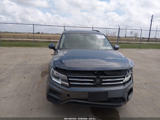 44541024 :رقم المزاد ، 3VV3B7AX6MM011682 vin ، 2021 Volkswagen Tiguan 2.0t Se/2.0t Se R-line Black/2.0t Sel مزاد بيع