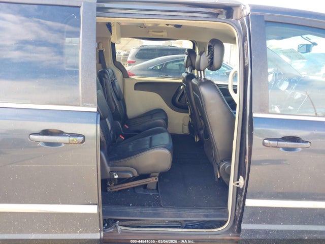 2013 Chrysler Town & Country Touring მანქანა იყიდება აუქციონზე, vin: 2C4RC1BG6DR721854, აუქციონის ნომერი: 44541055
