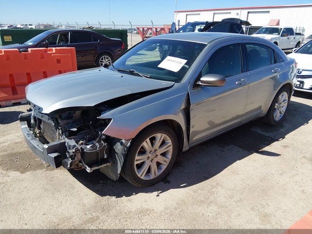 44541110 :رقم المزاد ، 1C3CCBBB0DN768394 vin ، 2013 Chrysler 200 Touring مزاد بيع