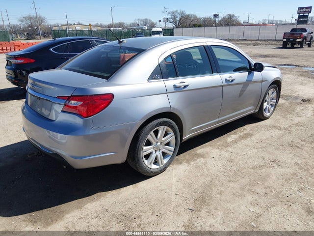 44541110 :رقم المزاد ، 1C3CCBBB0DN768394 vin ، 2013 Chrysler 200 Touring مزاد بيع