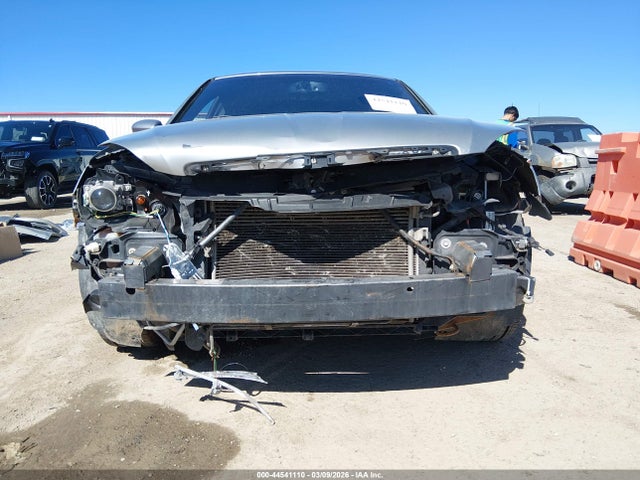 44541110 :رقم المزاد ، 1C3CCBBB0DN768394 vin ، 2013 Chrysler 200 Touring مزاد بيع