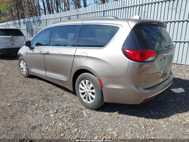 Продаж на аукціоні авто 2017 Chrysler Pacifica Touring-l, vin: 2C4RC1BG1HR804579, номер лоту: 44541134
