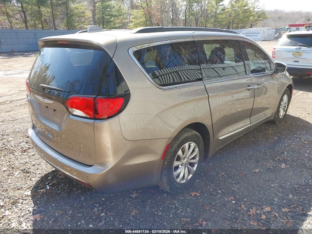 Продаж на аукціоні авто 2017 Chrysler Pacifica Touring-l, vin: 2C4RC1BG1HR804579, номер лоту: 44541134