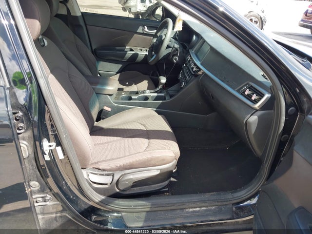 2019 KIA OPTIMA 5XXGT4L3XKG342270 Photo 4