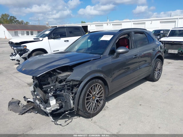 2021 PORSCHE CAYENNE WP1AA2AY8MDA02965 Photo 1