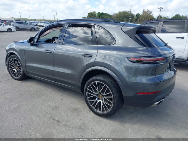 2021 PORSCHE CAYENNE WP1AA2AY8MDA02965 Photo 2