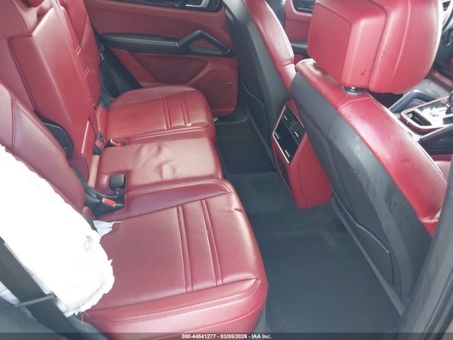 2021 PORSCHE CAYENNE WP1AA2AY8MDA02965 Photo 7
