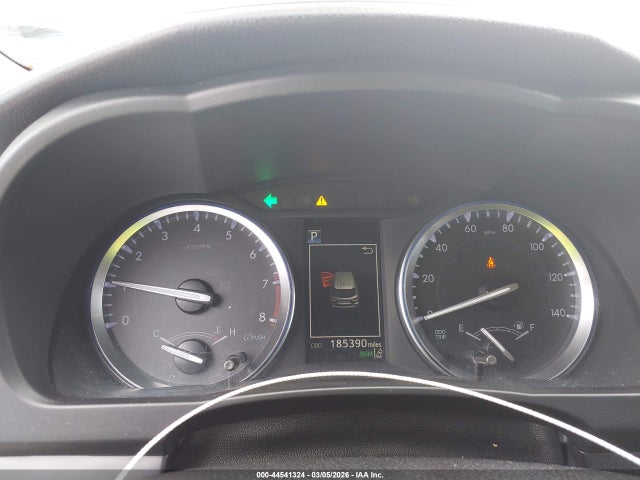 5TDKZRFH0JS548370 Toyota Highlander Xle