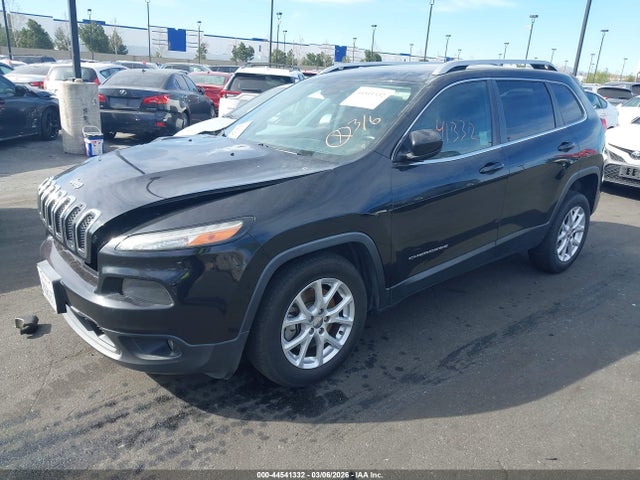1C4PJLCB8EW323453 Jeep Cherokee Latitude