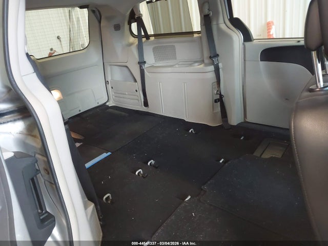 2011 Chrysler Town & Country Touring-l მანქანა იყიდება აუქციონზე, vin: 2A4RR8DG6BR799787, აუქციონის ნომერი: 44541337