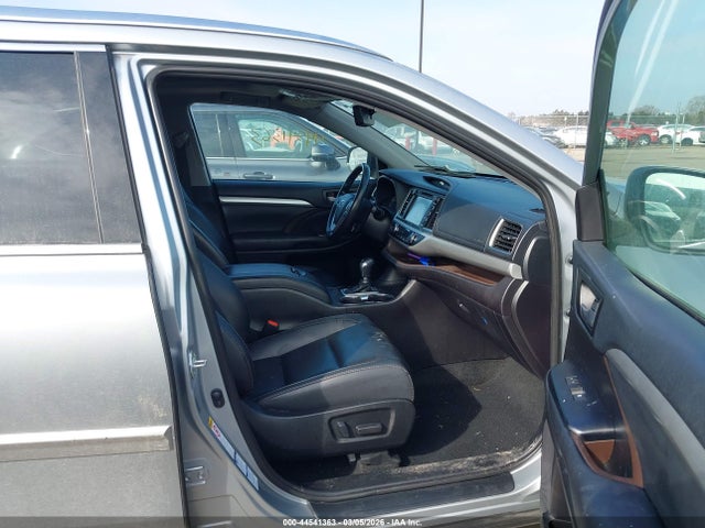 44541363 :رقم المزاد ، 5TDJZRFH5KS930987 vin ، 2019 Toyota Highlander Xle مزاد بيع