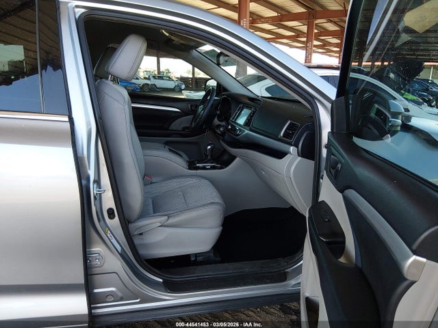 5TDZKRFH3GS169245 Toyota Highlander Le Plus V6