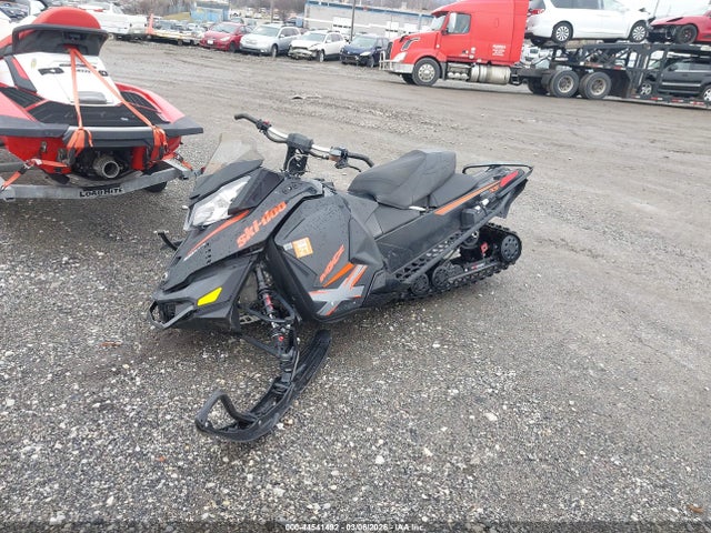 Skid X800 2015 2BPSUTFB4FV000046 Image 2
