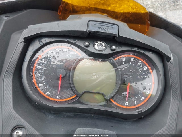 Skid X800 2015 2BPSUTFB4FV000046 Image 7