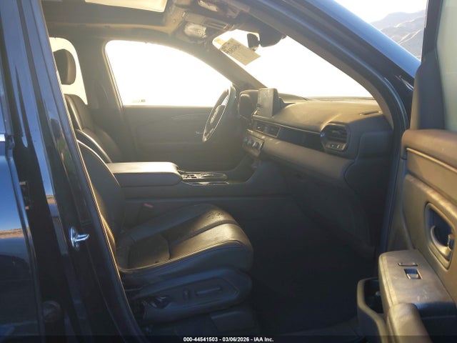 Honda Pilot Touring 2025 5FNYG2H73SB001319 Image 5
