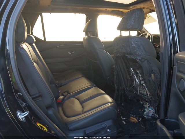 Honda Pilot Touring 2025 5FNYG2H73SB001319 Image 8