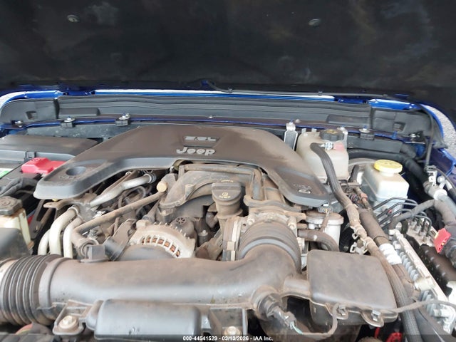 1C4HJXEG7KW561875 Jeep Wrangler Unlimited Sahara 4x4