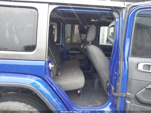 1C4HJXEG7KW561875 Jeep Wrangler Unlimited Sahara 4x4