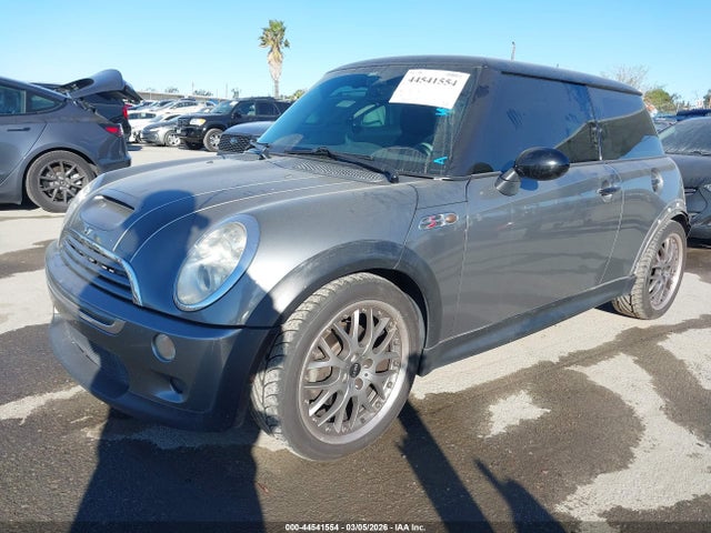 2006 MINI COOPER S WMWRE33576TL22818 Photo 1