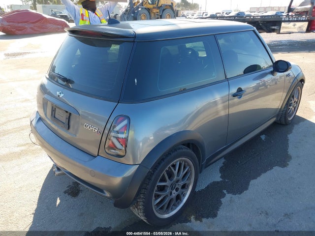 2006 MINI COOPER S WMWRE33576TL22818 Photo 3