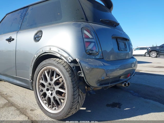 2006 MINI COOPER S WMWRE33576TL22818 Photo 5
