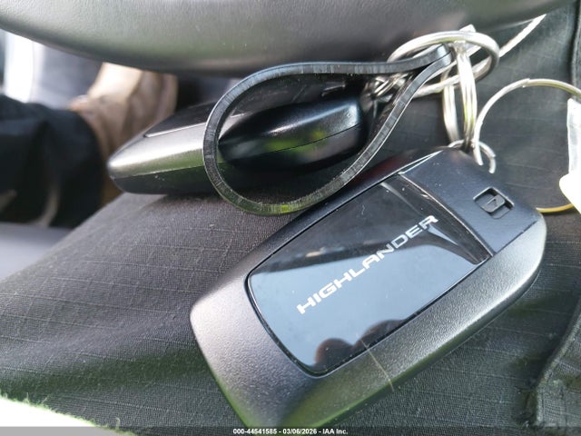 2024 TOYOTA HIGHLANDER 5TDKDRBH2RS573951 Photo 10