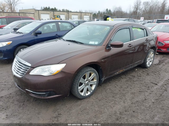 44541592 :رقم المزاد ، 1C3CCBBB7CN188879 vin ، 2012 Chrysler 200 Touring مزاد بيع