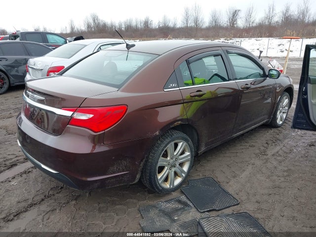 44541592 :رقم المزاد ، 1C3CCBBB7CN188879 vin ، 2012 Chrysler 200 Touring مزاد بيع