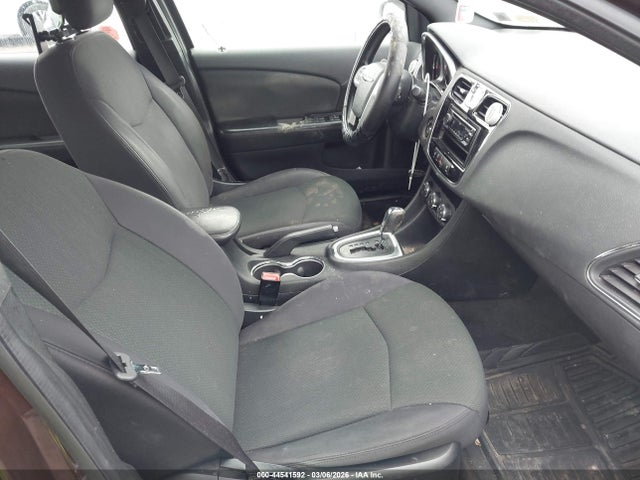 44541592 :رقم المزاد ، 1C3CCBBB7CN188879 vin ، 2012 Chrysler 200 Touring مزاد بيع