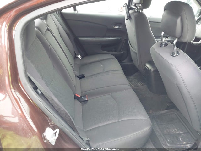 44541592 :رقم المزاد ، 1C3CCBBB7CN188879 vin ، 2012 Chrysler 200 Touring مزاد بيع