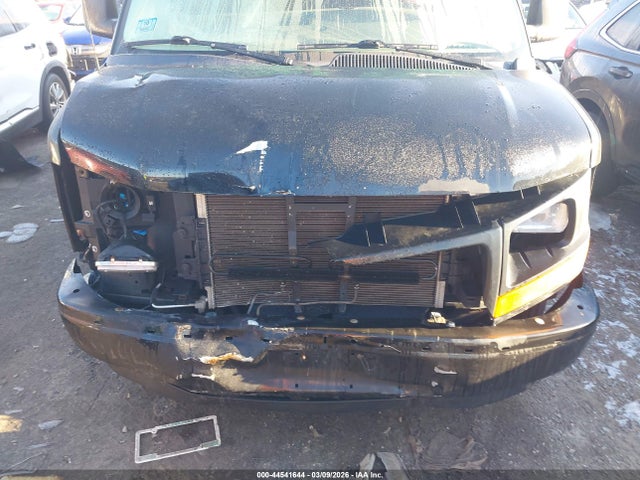 GMC Savana 2500 Work Van 2017 1GTW7AFF3H1111106 Image 13