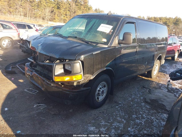 2017 GMC SAVANA 2500 1GTW7AFF3H1111106 Photo 1