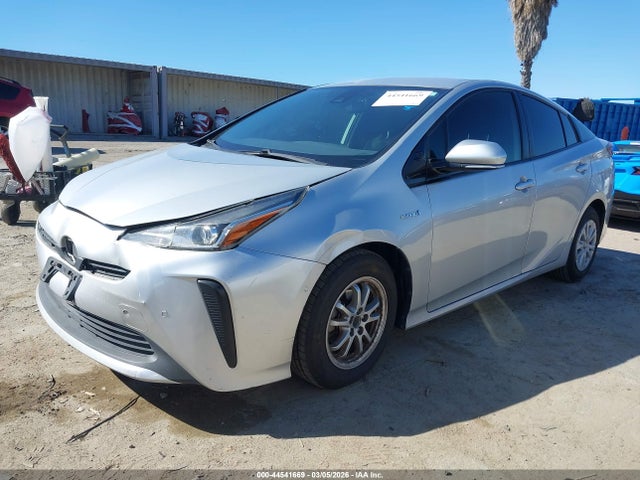 Toyota Prius Le 2019 JTDKARFUXK3077660 Image 2