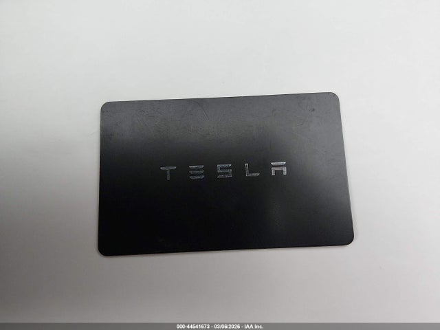 2025 Tesla Model Y Long Range Dual Motor All-wheel Drive მანქანა იყიდება აუქციონზე, vin: 7SAYGDEE4SF300044, აუქციონის ნომერი: 44541673