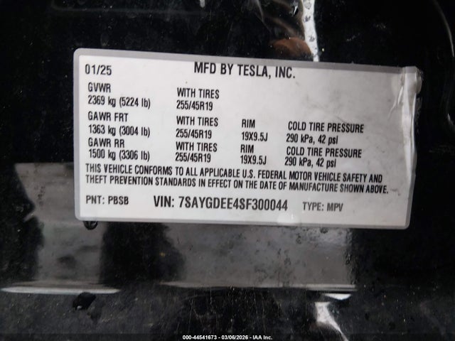 2025 Tesla Model Y Long Range Dual Motor All-wheel Drive მანქანა იყიდება აუქციონზე, vin: 7SAYGDEE4SF300044, აუქციონის ნომერი: 44541673