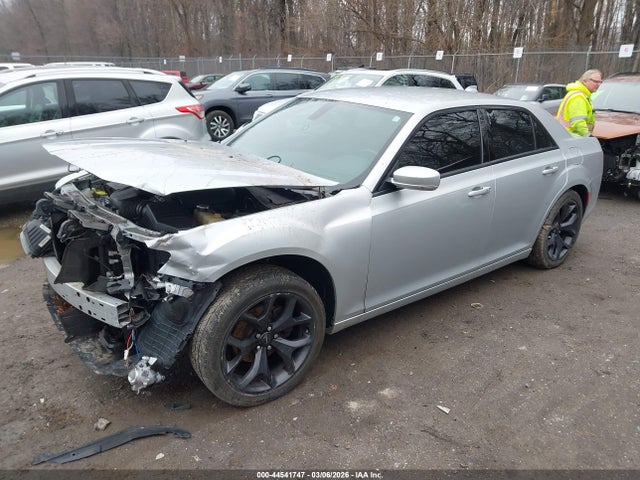2021 Chrysler 300 300s მანქანა იყიდება აუქციონზე, vin: 2C3CCABG8MH520246, აუქციონის ნომერი: 44541747