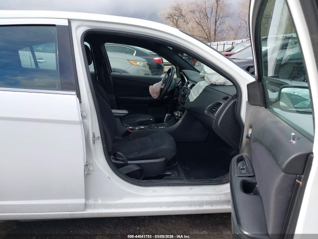 Продажа на аукционе авто 2012 Chrysler 200 Lx, vin: 1C3CCBAB9CN296079, номер лота: 44541753