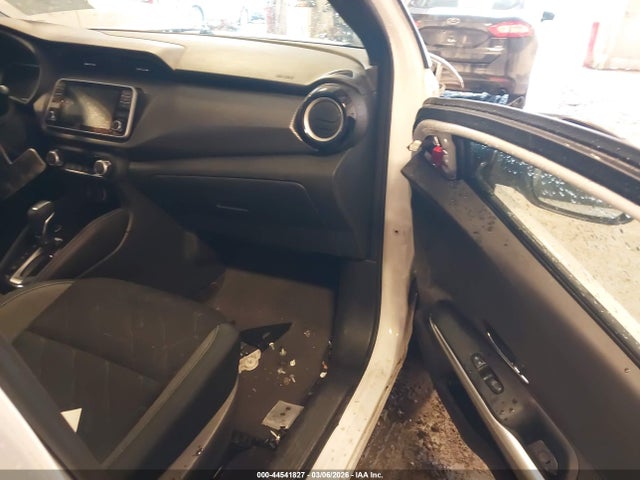 44541827 :رقم المزاد ، 3N1CP5CV7LL578104 vin ، 2020 Nissan Kicks Sv Xtronic Cvt مزاد بيع
