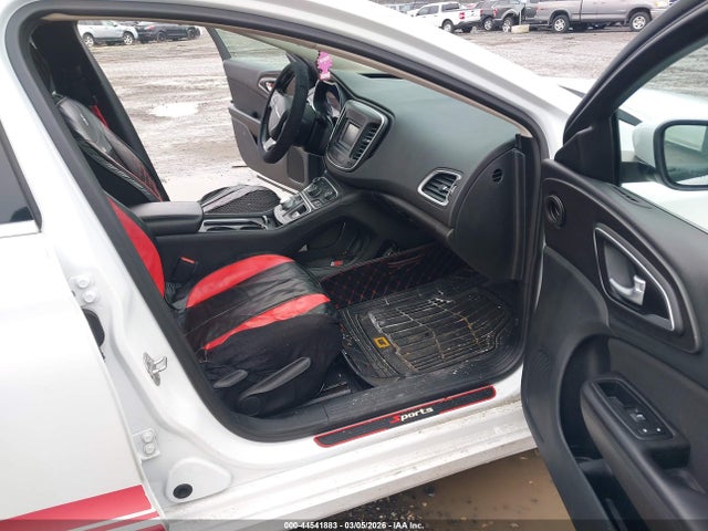Продажа на аукционе авто 2015 Chrysler 200 Limited, vin: 1C3CCCAB6FN676779, номер лота: 44541883