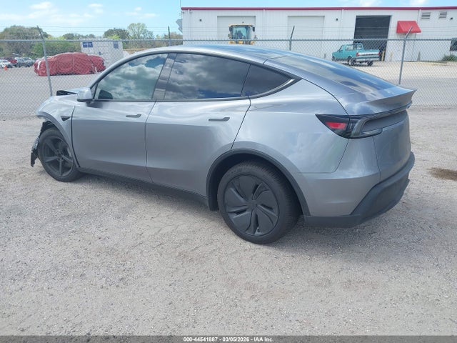 2026 TESLA MODEL Y 7SAYGDEE2TA386078 Photo 2