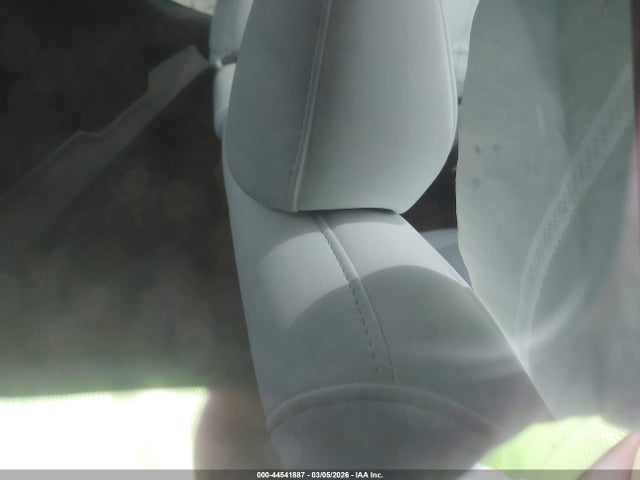 2026 TESLA MODEL Y 7SAYGDEE2TA386078 Photo 7
